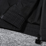 2024/25 M Utd Black Windbreaker Embroidered Logo （刺绣队徽）