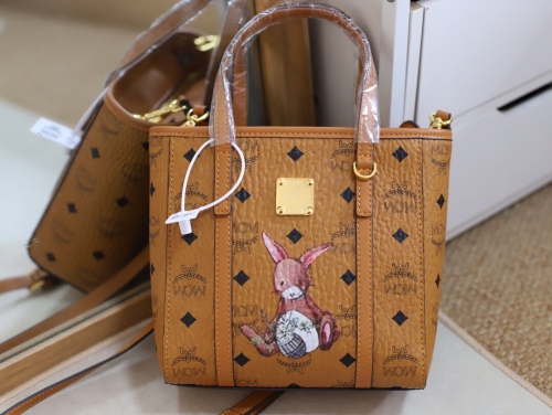 M*CM Bag Top Quality 18.5*19*9.5CM