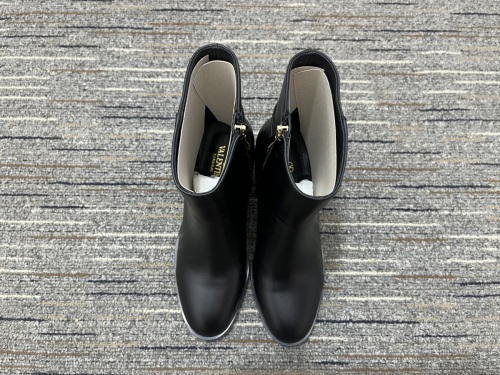 Women 𝑉*𝐴𝐿𝐸𝑁𝑇𝐼𝑁𝑂 Top Sneakers