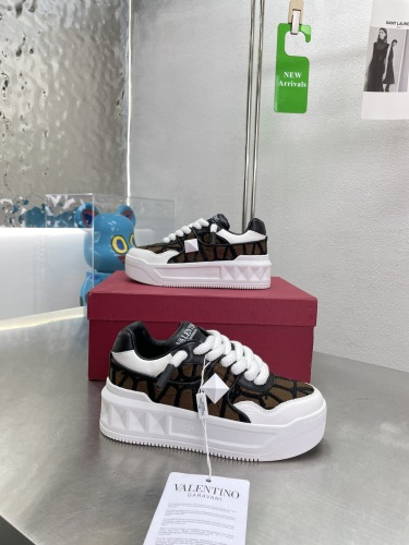 Men Women 𝑉*𝐴𝐿𝐸𝑁𝑇𝐼𝑁𝑂 Top Sneakers