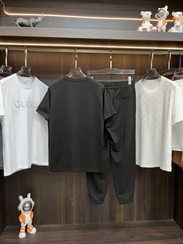G*ucci Top Quality Suit
