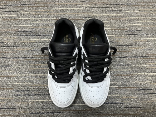 Men 𝑉*𝐴𝐿𝐸𝑁𝑇𝐼𝑁𝑂 Top Sneakers