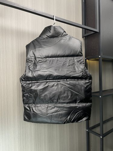 P*rada Top Quality Clothes