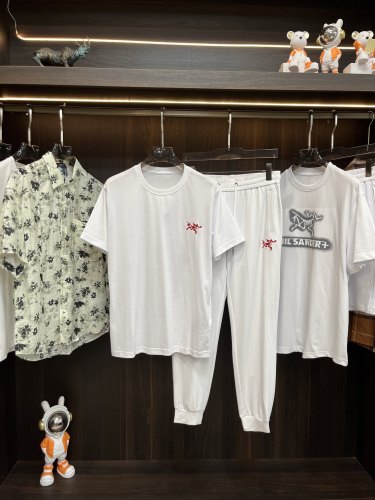 A*rc‘Teryx Top Quality Suit