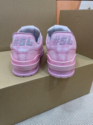 Men Women L*ouis V*uitton Top Sneakers Message US pics for More products on whatsapp