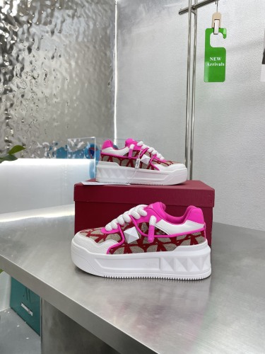 Men Women 𝑉*𝐴𝐿𝐸𝑁𝑇𝐼𝑁𝑂 Top Sneakers