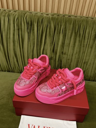 Men Women 𝑉*𝐴𝐿𝐸𝑁𝑇𝐼𝑁𝑂 Top Sneakers