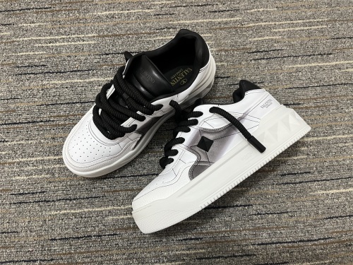 Men 𝑉*𝐴𝐿𝐸𝑁𝑇𝐼𝑁𝑂 Top Sneakers