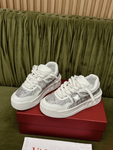 Men Women 𝑉*𝐴𝐿𝐸𝑁𝑇𝐼𝑁𝑂 Top Sneakers
