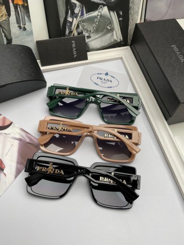 P*rada Glasses Top Quality