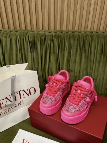 Men Women 𝑉*𝐴𝐿𝐸𝑁𝑇𝐼𝑁𝑂 Top Sneakers