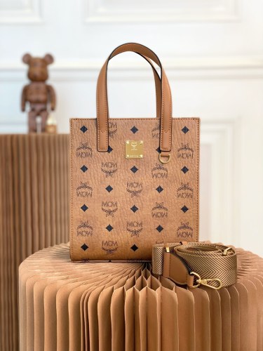 M*CM Bag Top Quality 8.5*19*22CM