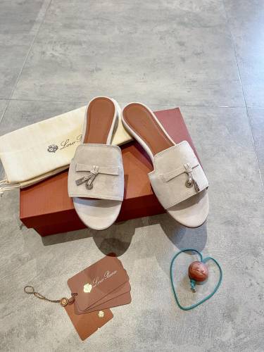 Women L*oro P*iana Top Sandals