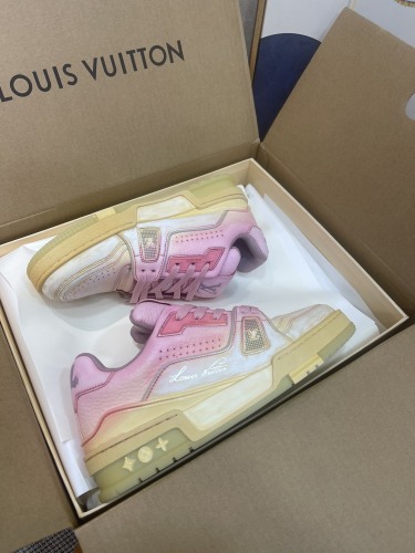 Men Women L*ouis V*uitton Top Sneakers Message US pics for More products on whatsapp