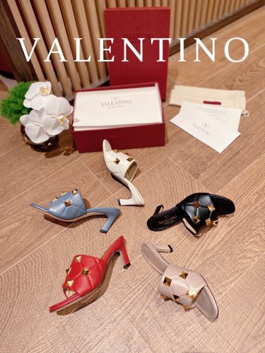 Women V*alentino Top Quality Sandals