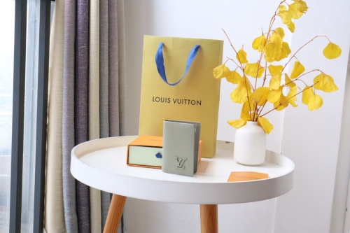 L*ouis V*uitton Top Wallets 7.5*11*1.1CM