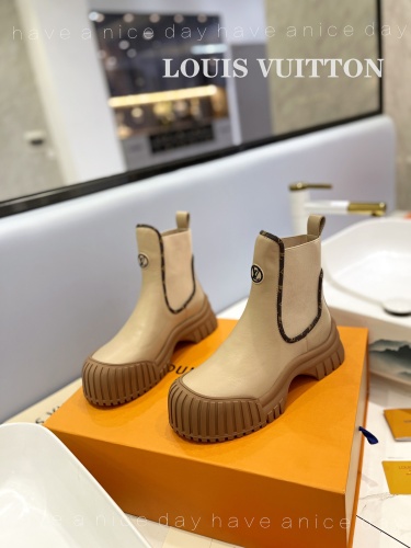 Women L*ouis V*uitton Top Sneakers