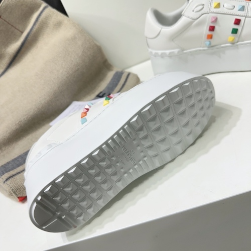 Women 𝑉*𝐴𝐿𝐸𝑁𝑇𝐼𝑁𝑂 Top Sneakers