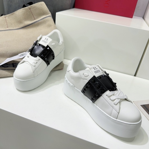 Women 𝑉*𝐴𝐿𝐸𝑁𝑇𝐼𝑁𝑂 Top Sneakers