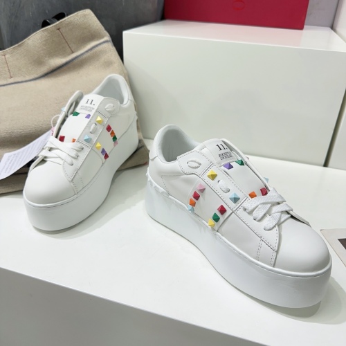 Women 𝑉*𝐴𝐿𝐸𝑁𝑇𝐼𝑁𝑂 Top Sneakers