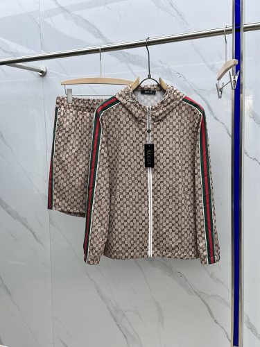 G*ucci Top Quality Suit