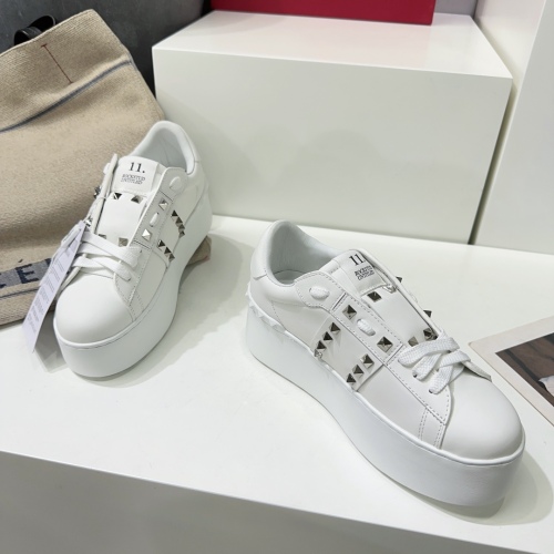 Women 𝑉*𝐴𝐿𝐸𝑁𝑇𝐼𝑁𝑂 Top Sneakers