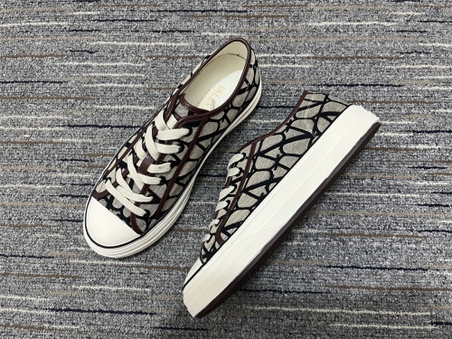 Men Women 𝑉*𝐴𝐿𝐸𝑁𝑇𝐼𝑁𝑂 Top Sneakers