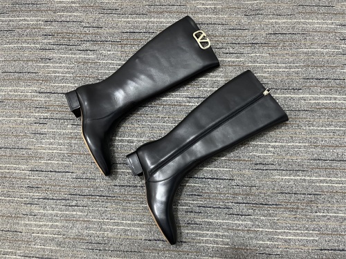 Women 𝑉*𝐴𝐿𝐸𝑁𝑇𝐼𝑁𝑂 Top Sneakers