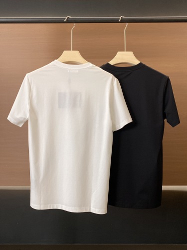 P*rada Top Quality Clothes