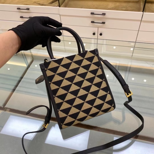 P*rada Top Bag 17*19*6CM