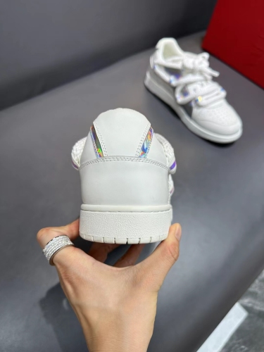 Men 𝑉*𝐴𝐿𝐸𝑁𝑇𝐼𝑁𝑂 Top Sneakers