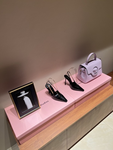 Women Y*SL Top Pumps