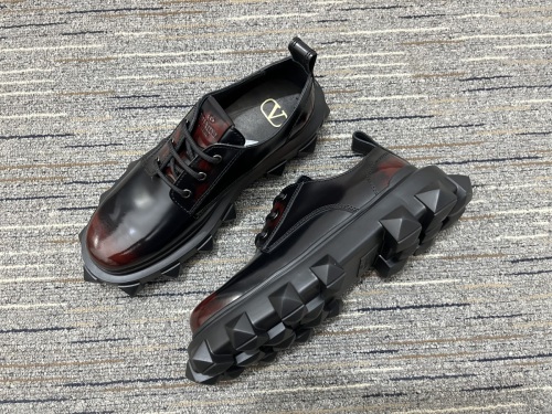 Men 𝑉*𝐴𝐿𝐸𝑁𝑇𝐼𝑁𝑂 Top Sneakers
