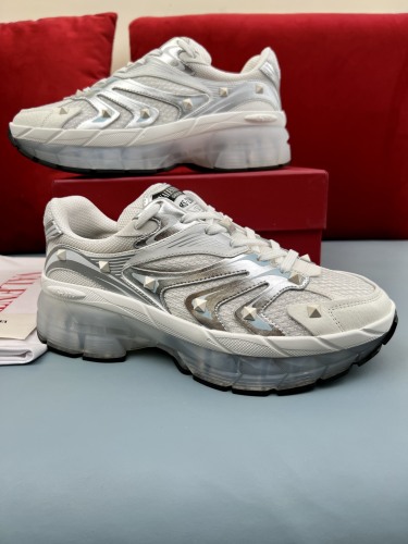 Men 𝑉*𝐴𝐿𝐸𝑁𝑇𝐼𝑁𝑂 Top Sneakers