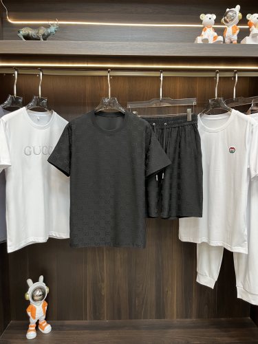 G*ucci Top Quality Suit