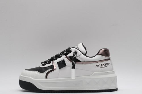 Men Women 𝑉*𝐴𝐿𝐸𝑁𝑇𝐼𝑁𝑂 Top Sneakers
