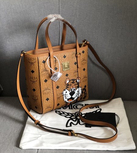 M*CM Bag Top Quality 18.5*19*9.5CM