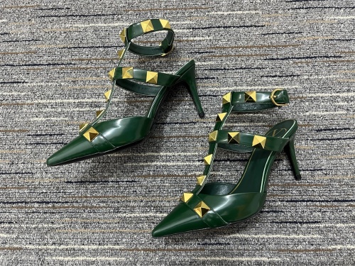 Women 𝑉*𝐴𝐿𝐸𝑁𝑇𝐼𝑁𝑂 Top Sneakers