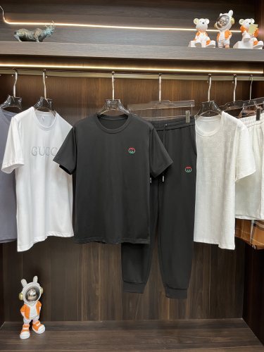G*ucci Top Quality Suit