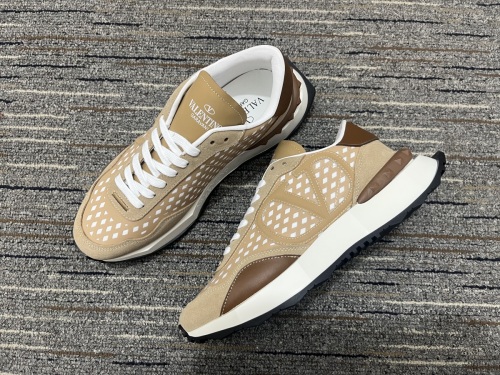 Men 𝑉*𝐴𝐿𝐸𝑁𝑇𝐼𝑁𝑂 Top Sneakers
