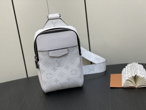L*ouis V*uitton Top Bag 13*21*5CM