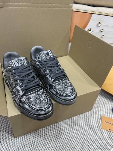 Men Women L*ouis V*uitton Top Sneakers Message US pics for More products on whatsapp