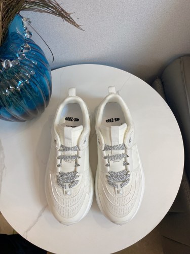 Men Women 𝑉*𝐴𝐿𝐸𝑁𝑇𝐼𝑁𝑂 Top Sneakers