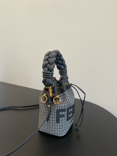 F*endi Bag Top Quality 12*18*10CM