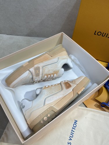 Men Women L*ouis V*uitton Top Sneakers Message US pics for More products on whatsapp