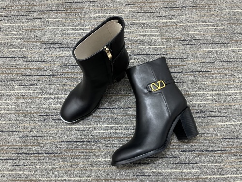 Women 𝑉*𝐴𝐿𝐸𝑁𝑇𝐼𝑁𝑂 Top Sneakers