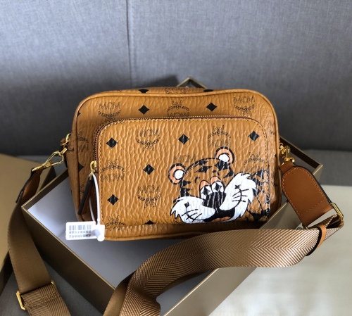 M*CM Bag Top Quality 22*15*9CM