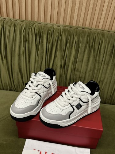 Men Women 𝑉*𝐴𝐿𝐸𝑁𝑇𝐼𝑁𝑂 Top Sneakers