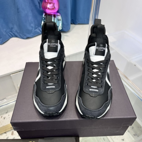 Men 𝑉*𝐴𝐿𝐸𝑁𝑇𝐼𝑁𝑂 Top Sneakers