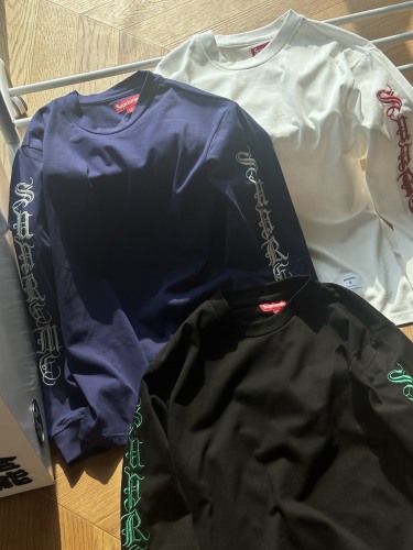S*upreme Top Quality Clothes